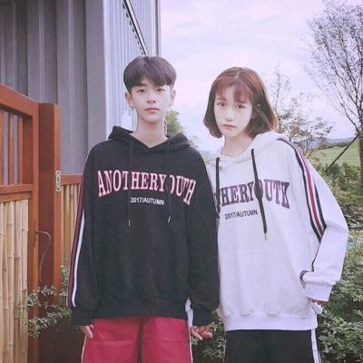 24张潮流好看的情侣微信头像 高清时尚款合集