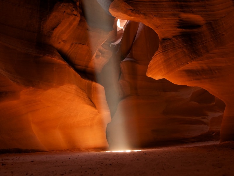 峡谷洞穴光影风景高清电脑壁纸推荐