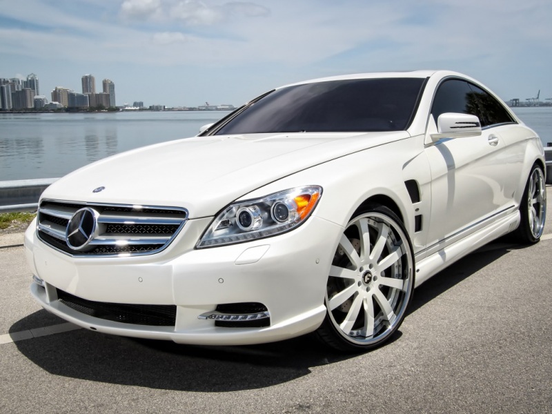 白色奔驰AMG CL63 V8高清壁纸分享