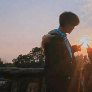 成熟风一左一右情侣头像 12张高清甜系双人头像合集