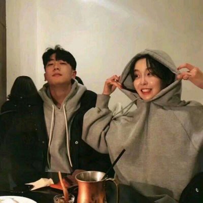 16组高清真人情侣头像 一左一右甜到齁