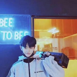 超拽霸气情侣头像单人 16张高清一对两张情侣头像合集来了