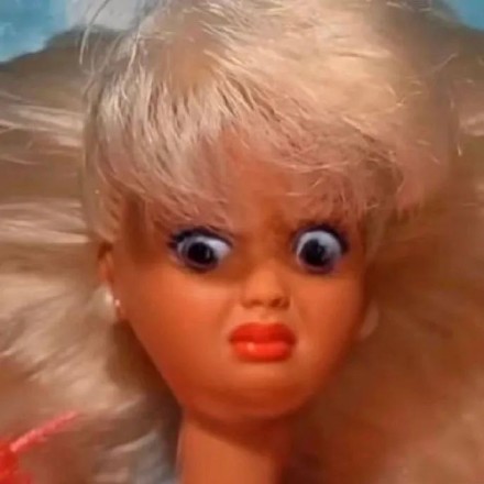 聊天斗图新选择：震惊的芭比表情包合集