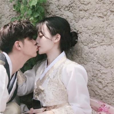 24组浪漫情侣头像 高清好看的两张一组情头合集