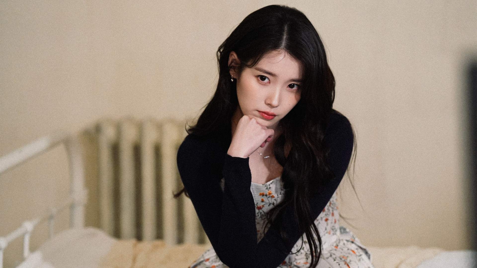 长发美女李知恩电脑高清动漫壁纸合集