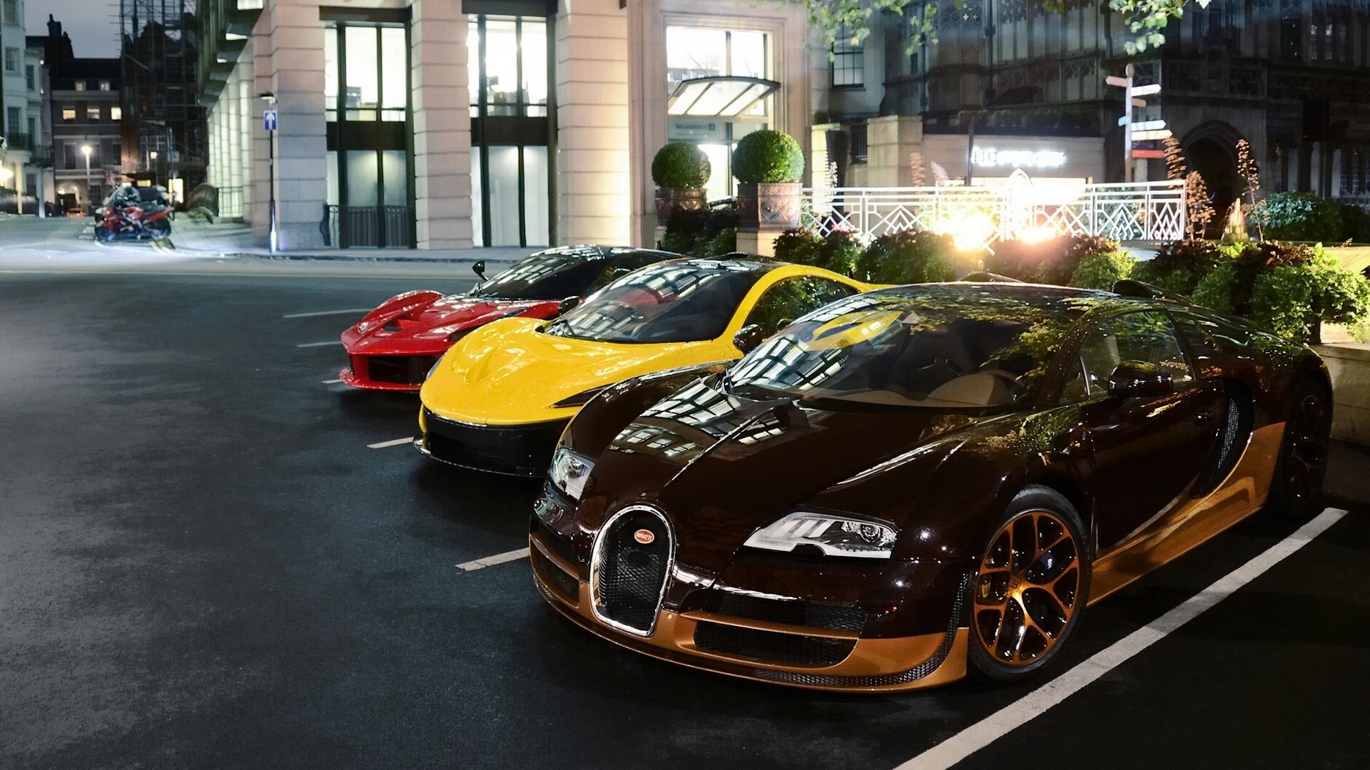 迈凯伦P1、法拉利拉法等超跑高清电脑壁纸合集