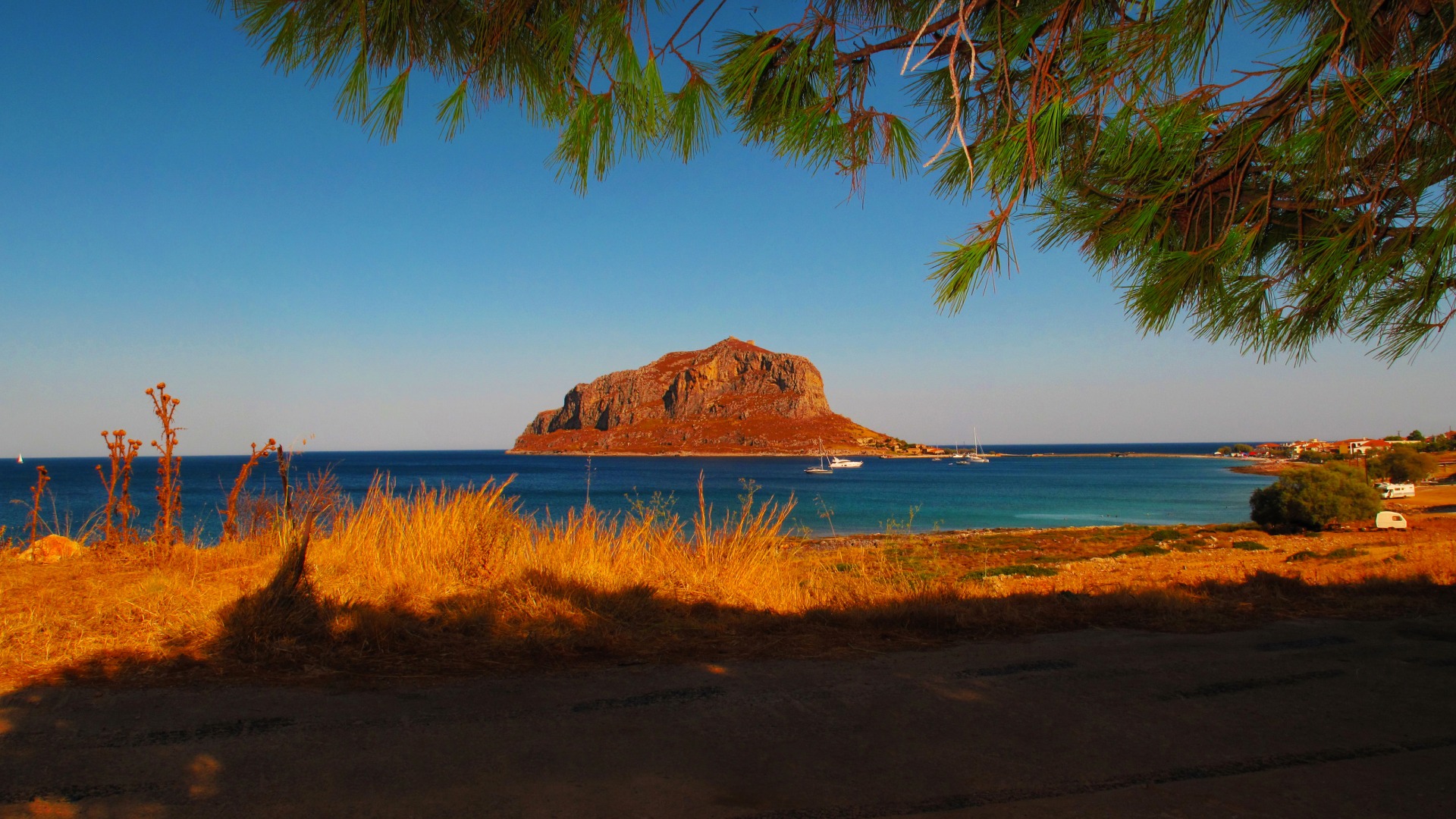 希腊海岸海天树景高清壁纸分享