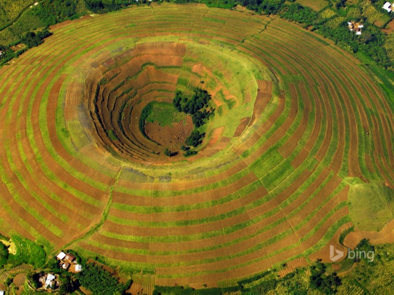 乌干达基索罗火山梯田 超适配电脑的动漫风壁纸来了