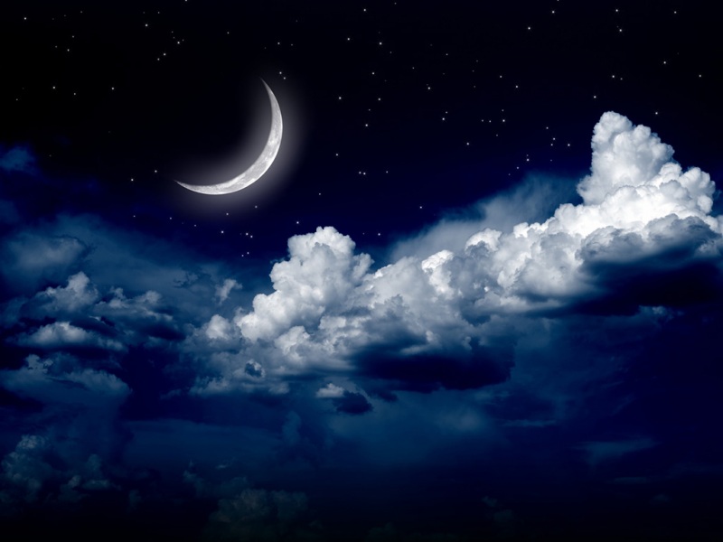 夜晚深蓝星空月亮动漫壁纸！适配多款电脑屏幕的高清风景桌面图