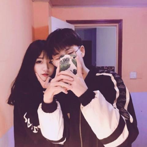 24张超酷嘻哈风潮牌情侣头像 高清好看直接用