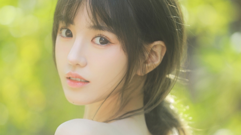 护眼又好看！清纯美女回头高清电脑壁纸合集