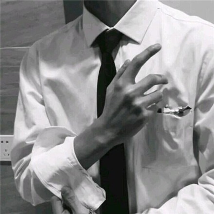 一男一女身体部位情侣头像合集 82张高清图来了