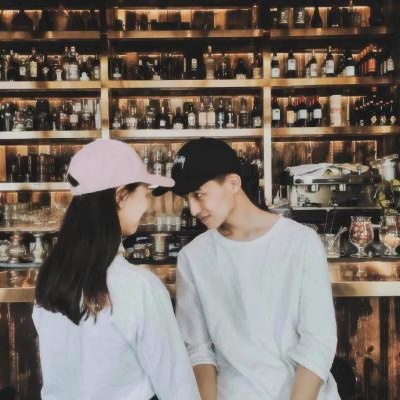 微信情侣头像唯美一对两张 盼长伴永无分别时刻