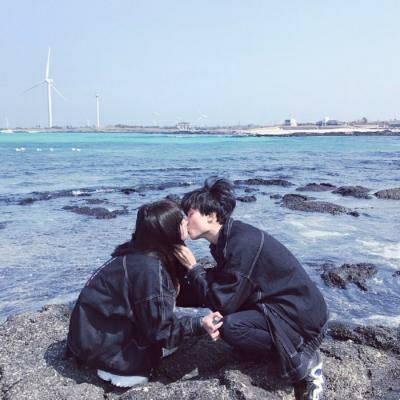 36组适合情侣用的高清情头 一对两张直接抱走