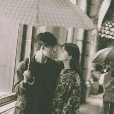 26张高清伤感意境黑白情侣头像 一对双人情侣人头像