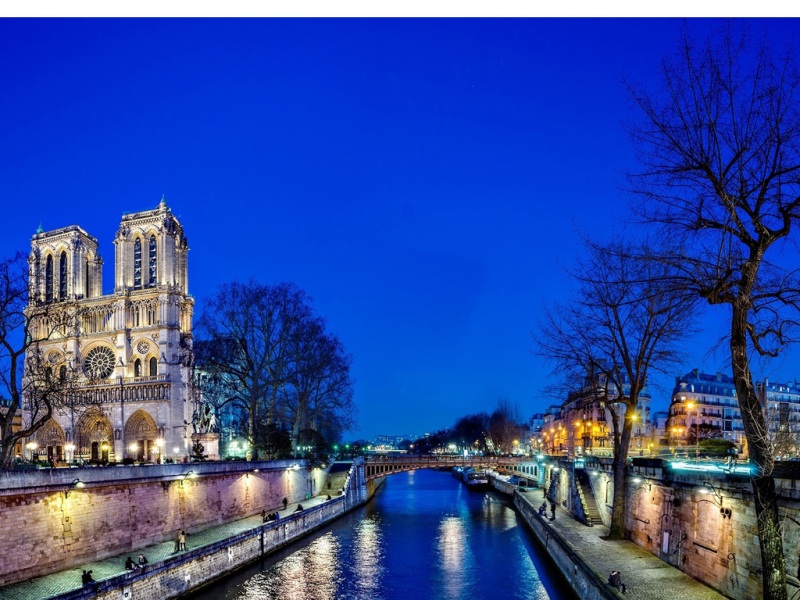 塞纳河畔夜色巴黎圣母院 电脑桌面动漫壁纸合集