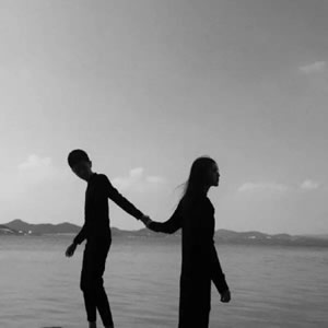 清新氛围感拉满！12组双人背影情侣头像合集