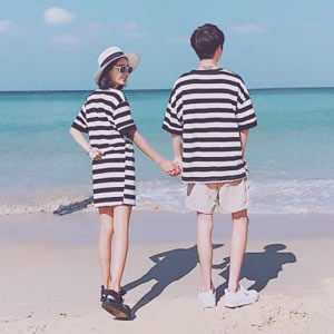 12组双人牵手背影情侣头像 一对两张高清图