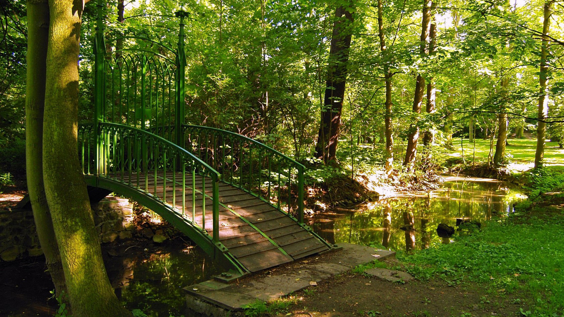 特普利采公园桥景树影 高清电脑桌面壁纸分享