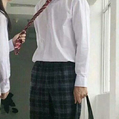 不露脸也甜！14张衬衫领带情侣半身头像来啦