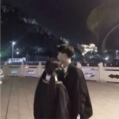 16张不露脸双人情侣头像 高清个性款直接存