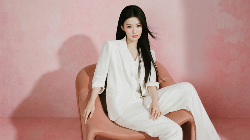 王楚然白色西服造型电脑桌面壁纸上新 多款高清尺寸可选