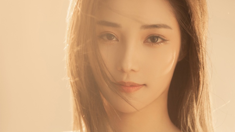 清纯长发大眼美女2K高清壁纸推荐