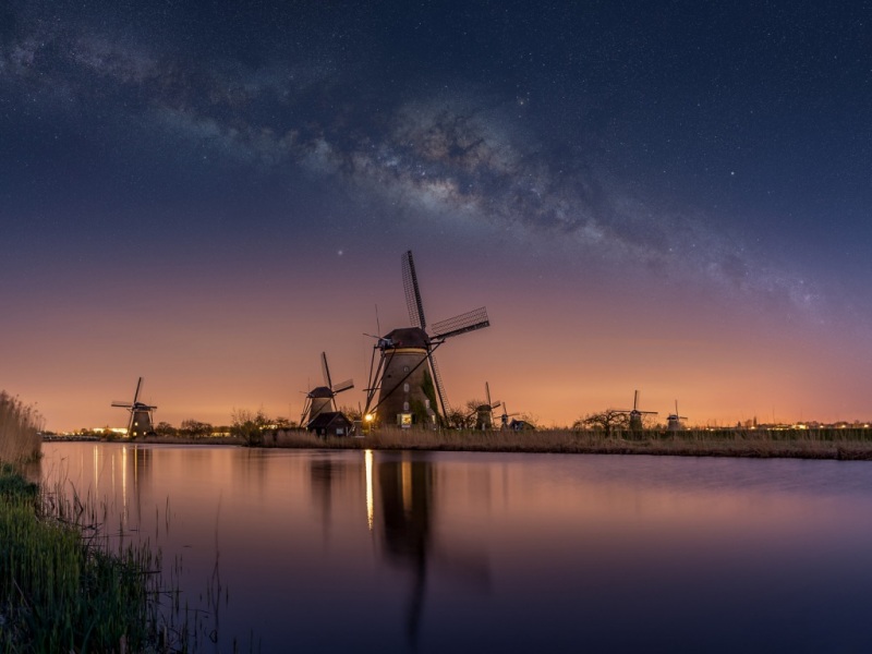 荷兰风车星空夜景电脑壁纸推荐