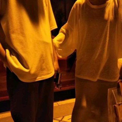 24张不露脸情侣头像一对两张 高清氛围感拉满