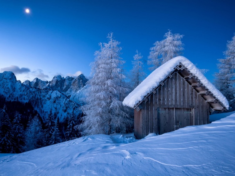 冬季积雪大棚高寒山区主题电脑动漫壁纸推荐