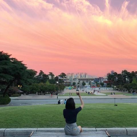 18组高清唯美背影情侣头像，一男一女一人一张