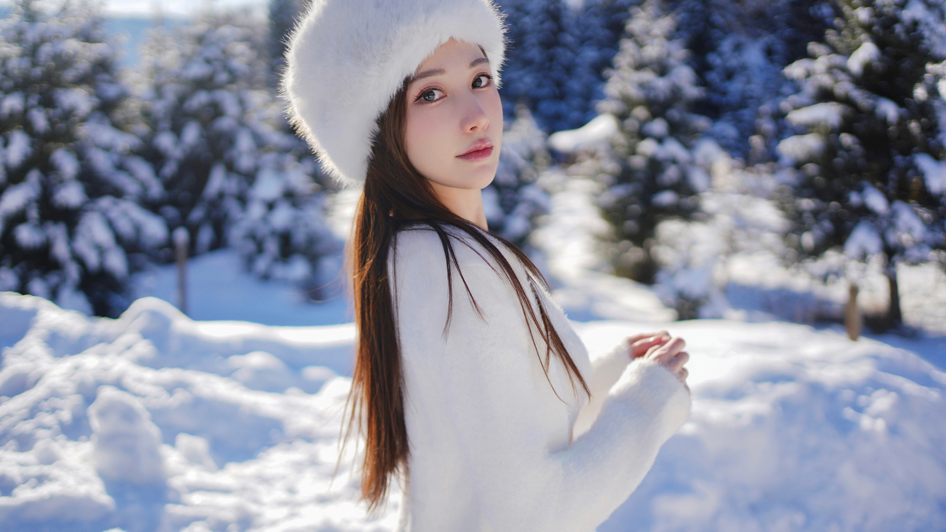 冬天雪景配美女！刘奕宁这款电脑壁纸太绝了