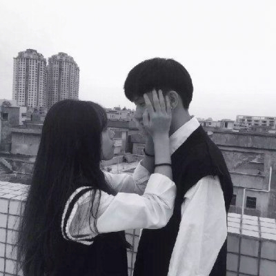 26张高清好看的个性黑白系情侣头像