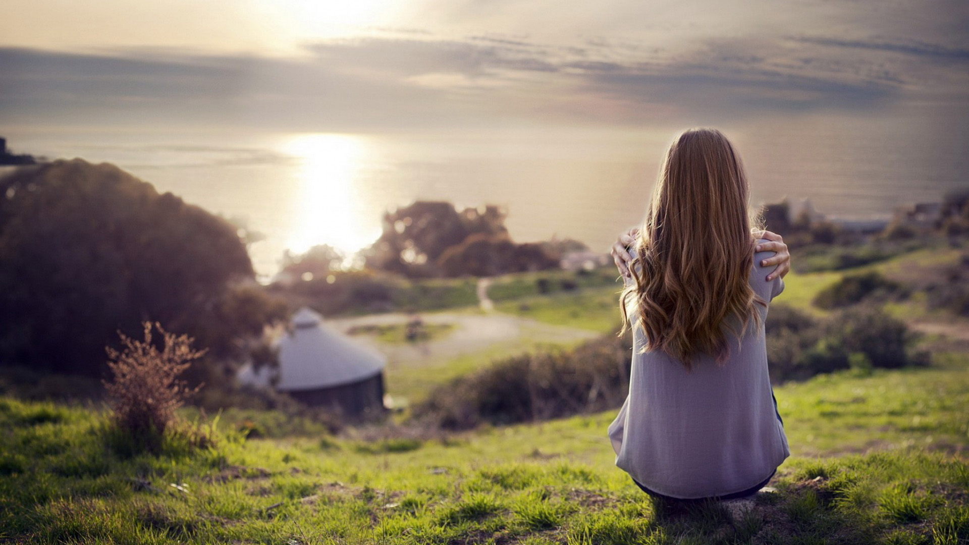 山顶赏景美女电脑动漫壁纸 多款高清尺寸可选