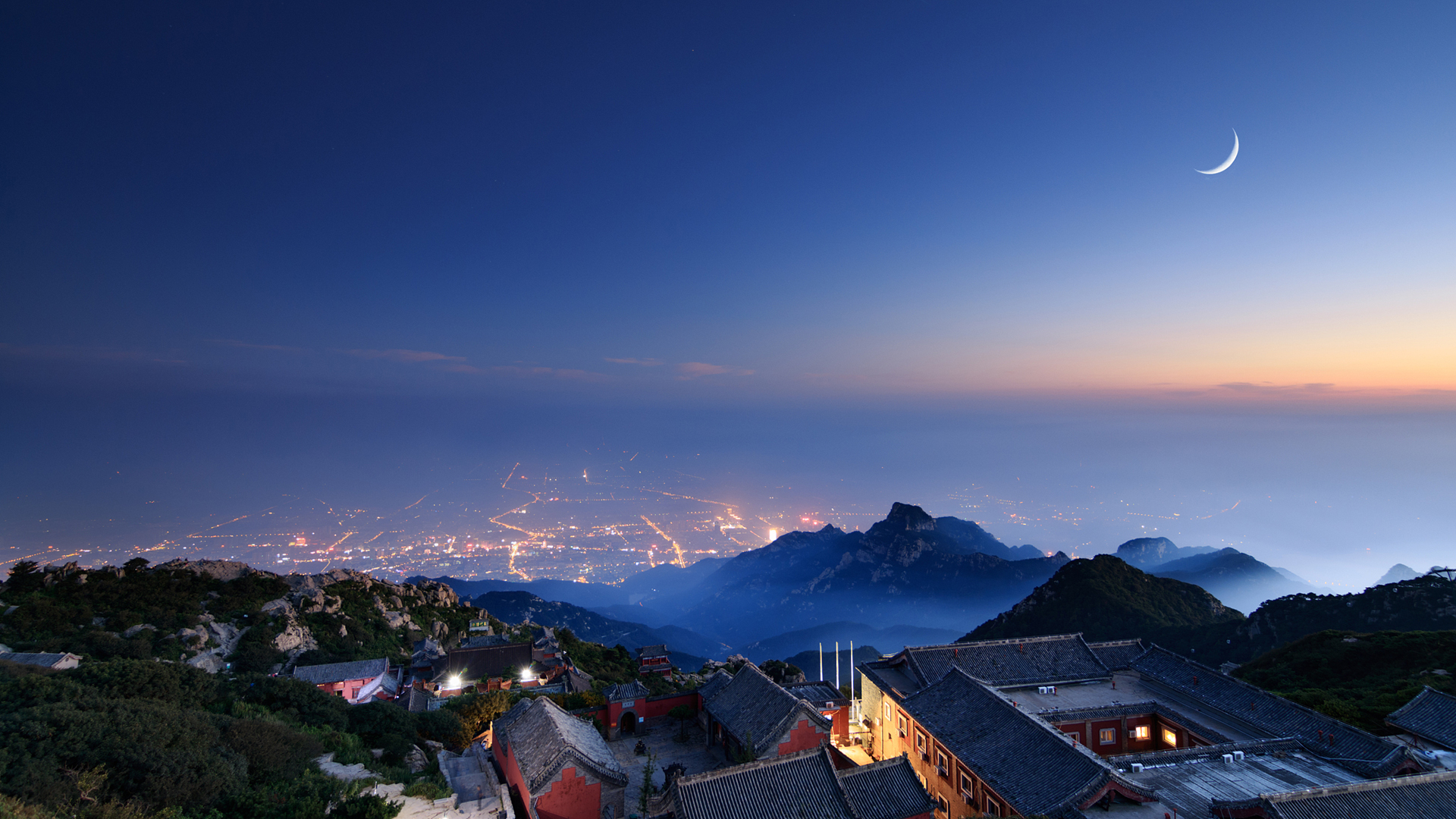 山间夜景配城景的氛围感壁纸推荐
