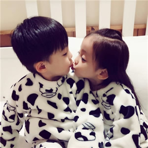 超可爱！双人萌娃情侣头像一对两张 12张可爱萌图合集