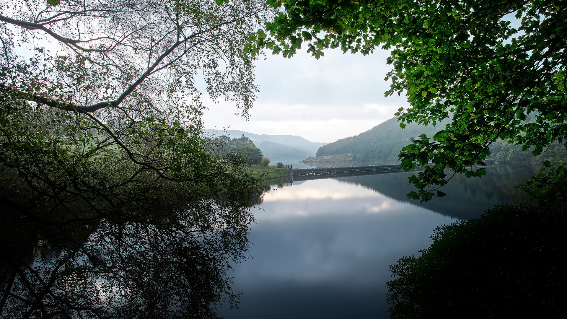 英格兰河畔桥景护眼自然风 电脑桌面动漫壁纸来啦