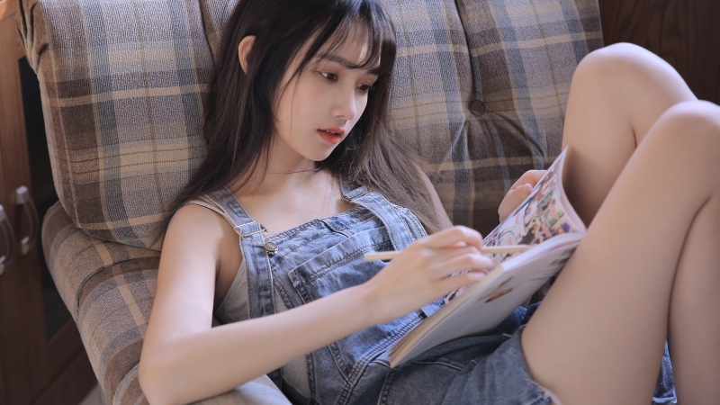 宋昕冉背带牛仔裤造型高清壁纸分享