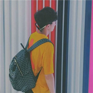 一男一女背影情侣头像合集 16张高清无水印