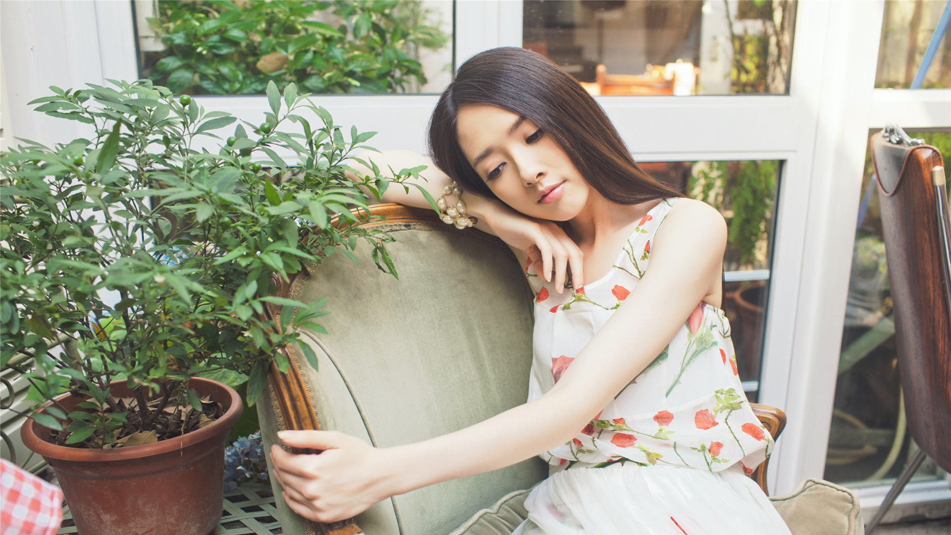 郭碧婷温馨写真电脑桌面壁纸 高清美女壁纸分享