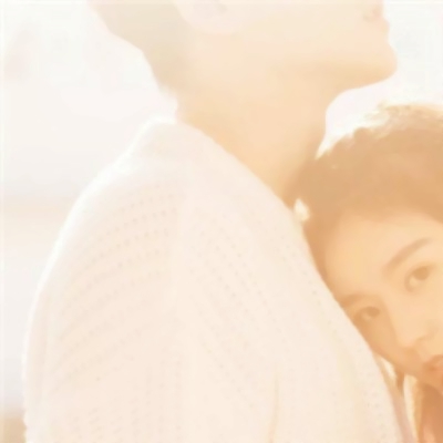 18张高清甜蜜拥抱情侣头像 浪漫氛围感拉满的情头合集