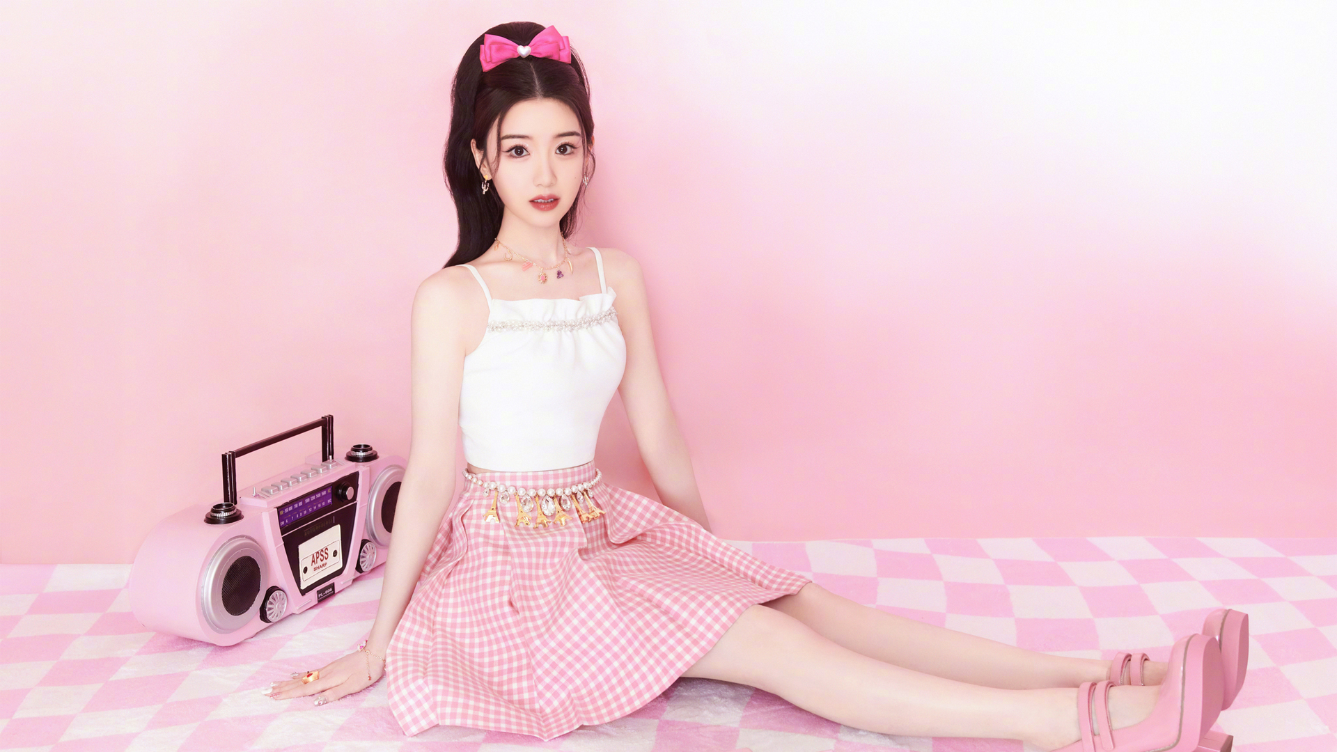 毛晓彤粉色系高清壁纸 多款尺寸可选