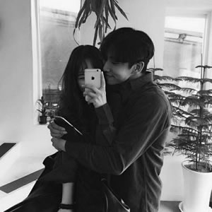 14组高清黑白情侣头像 一对两张超有氛围感