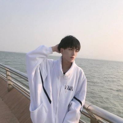 18张高清意境款！一男一女分开的情侣头像合集