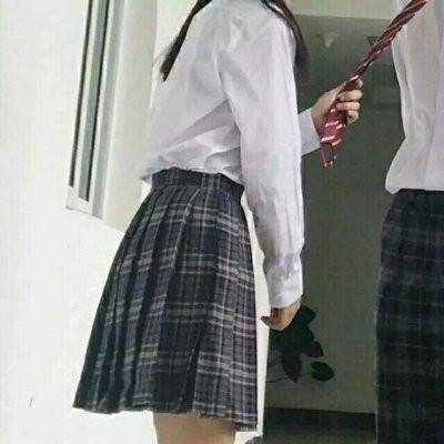 不露脸也甜！14张衬衫领带情侣半身头像来啦