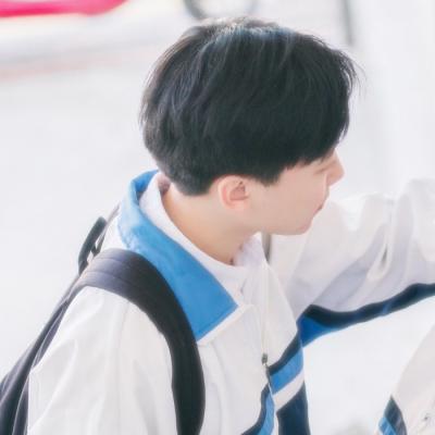00后学生专属！24张清新好看QQ情侣头像合集