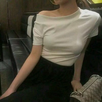 不露脸也甜！12张高清个性身体部位情侣头像