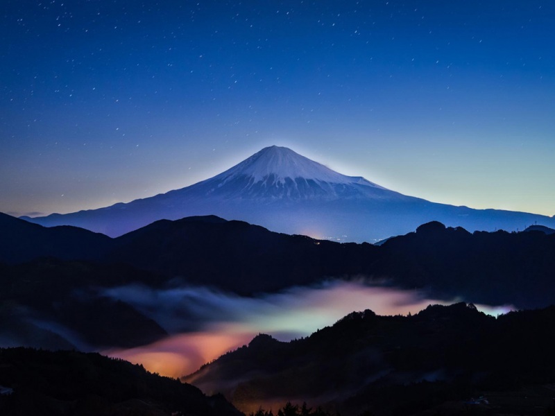 深夜山间星空 氛围感拉满的电脑壁纸来了