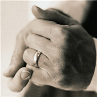 微信牵手头像合集！18组超甜情侣手牵手头像直接抱走