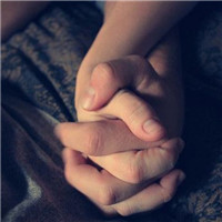 微信牵手头像合集！18组超甜情侣手牵手头像直接抱走